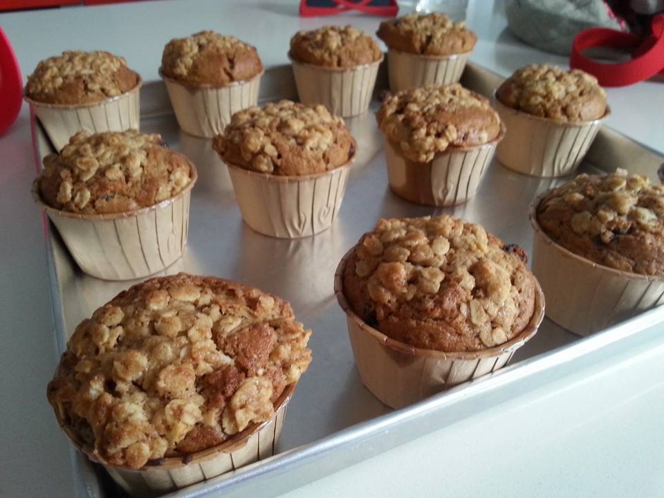 healthy cinnamon raisin muffins